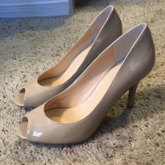 Liz Claiborne Shoes - NWOB Liz Claiborne Heels